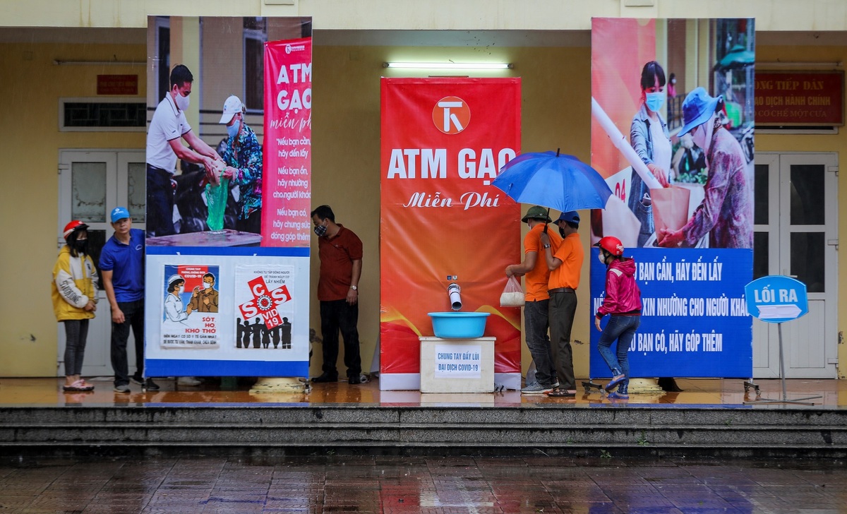 CHUNG TAY ĐẨY LÙI DỊCH COVID-19, LAN TỎA TÌNH NGƯỜI VỚI “ AMT GẠO” VỀ VỚI BẢN NGƯỜI MƯỜNG.