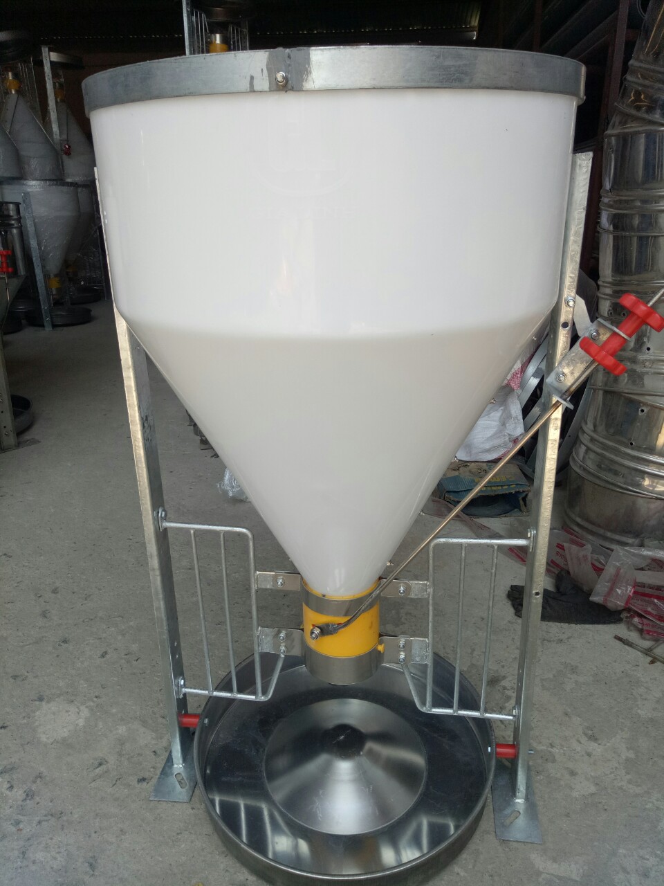 Máng Feedball cho lợn