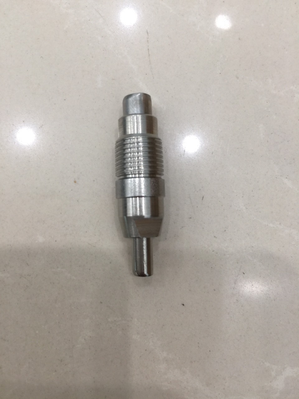 Núm uống cho gà thịt