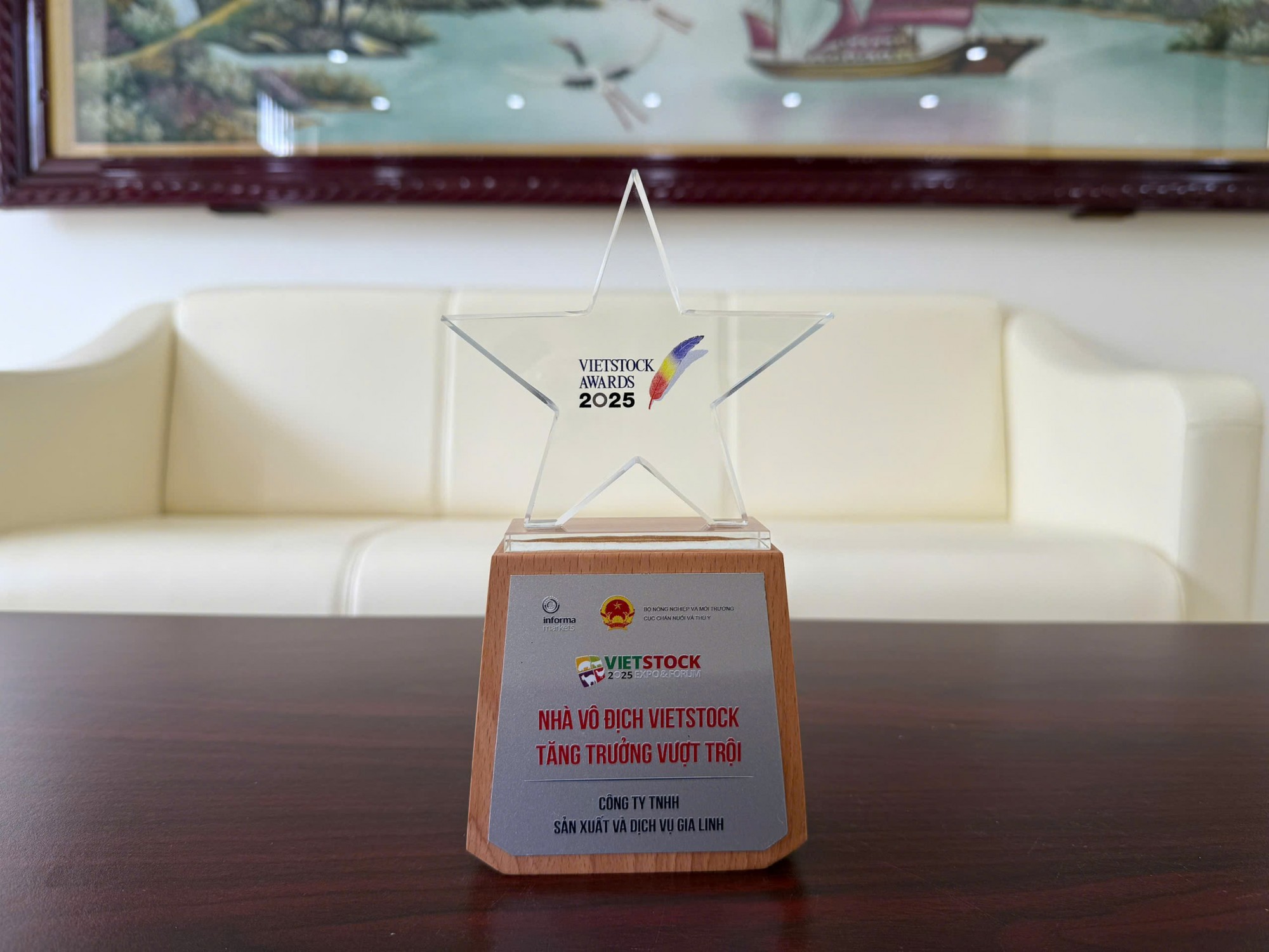 “Nhà vô địch tăng trưởng vượt trội” tại Vietstock 2025